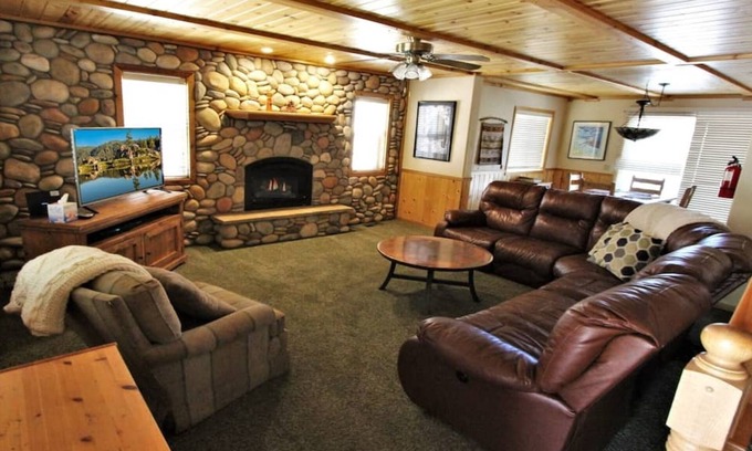 Summit Estates Condo | 3 bedroom accommodation in Big Bear Lake