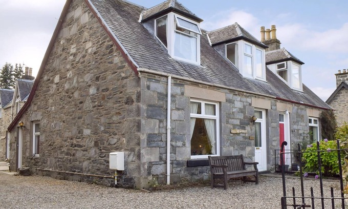 Aberfeldy Cottage | 3 bedroom accommodation in Aberfeldy