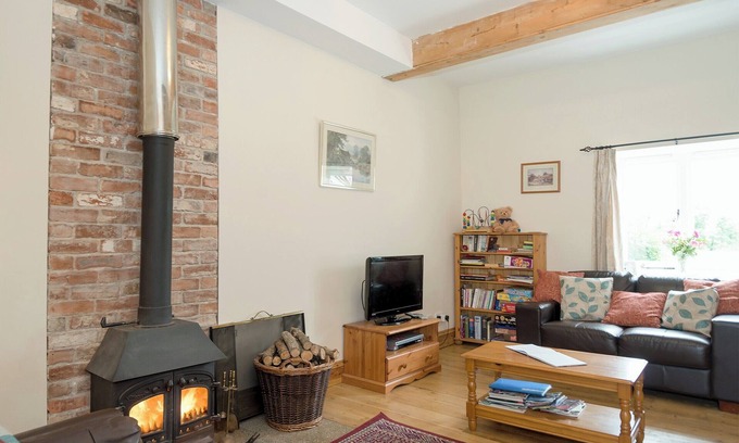 Christian Malford Cottage | 3 bedroom accommodation in Foxham, near Chippenham