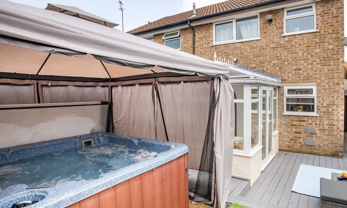 Brundall Cottage | 3 bedroom accommodation in Brundall