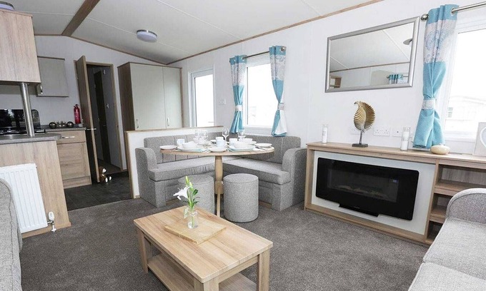 Frampton House | 3 bedroom accommodation in Hubbert’s Bridge, near Boston