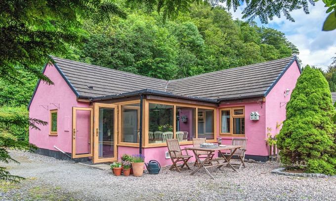 Llawhaden Cottage | 3 bedroom accommodation in Llawhaden, Narberth