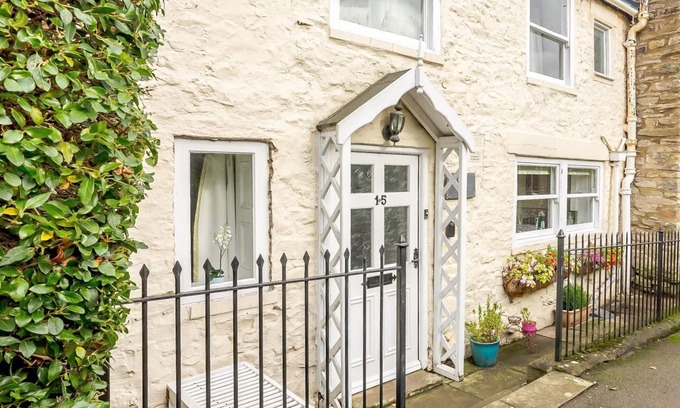 Richmond Cottage | 3 bedroom accommodation in Richmond