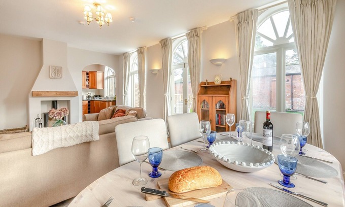 Tunstead Cottage | 3 bedroom accommodation in Tunstead