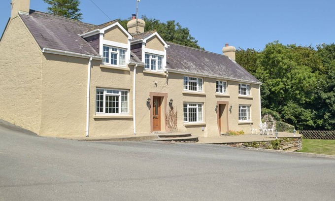 Haverfordwest Cottage | 3 bedroom accommodation in Camrose