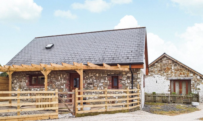 Llwchwr Cottage | 3 bedroom accommodation in Lougher