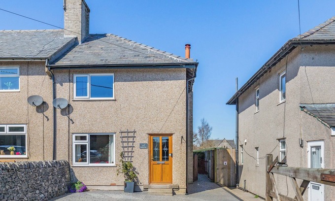 Buxton Cottage | 3 bedroom accommodation in Peak Dale, near Buxton