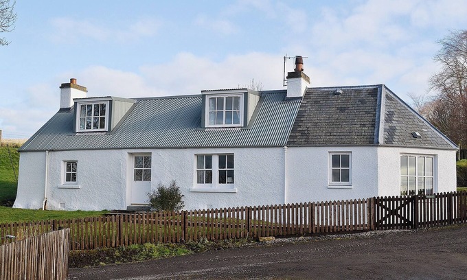 Balintore Cottage | 3 bedroom accommodation in Bayfield, Nigg