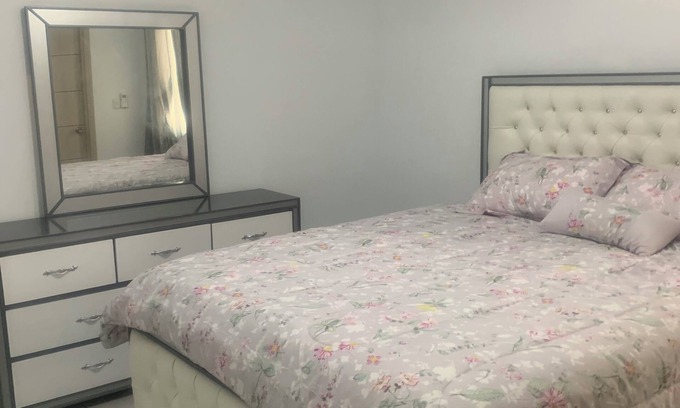 Evaristo Morales Apartment | 3-bedroom apartment comodidad y tranquilidad , seguridad