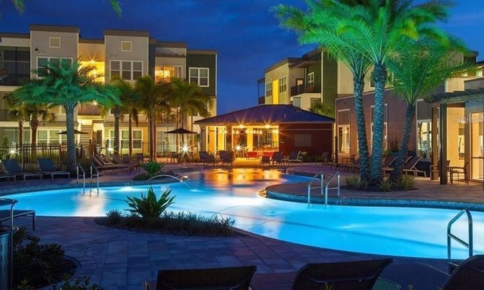 Lake Hart Apartment | 3 Bedroom Apartment 420938 by Houzlet