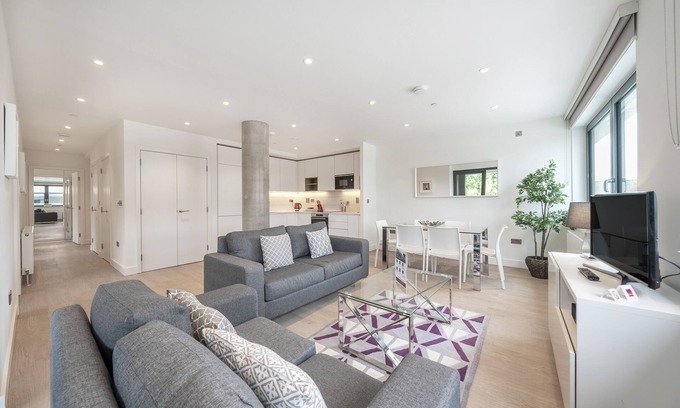 Wembley Central Apartment | 3 bedroom apartment in Wembley