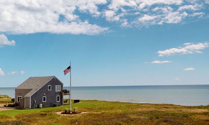 Nantucket Cottage | 3 Bedroom Beach Front Cottage - 16 Sheep Pond Road