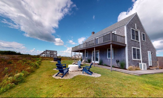 Nantucket Cottage | 3 Bedroom Beach Front Cottage - 14 Sheep Pond Road