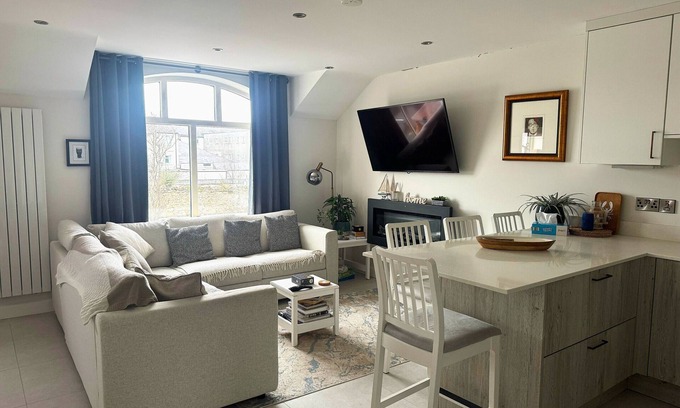 Ballycastle Apartment | 3-Bedroom Beach Residence in Ballycastle