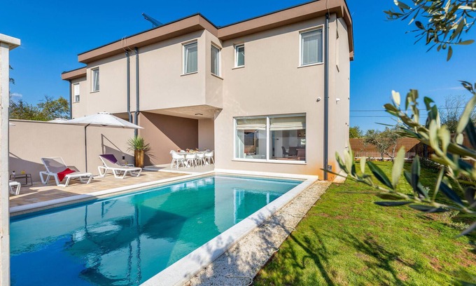 Marcana House | 3 bedroom beautiful home in Segotici