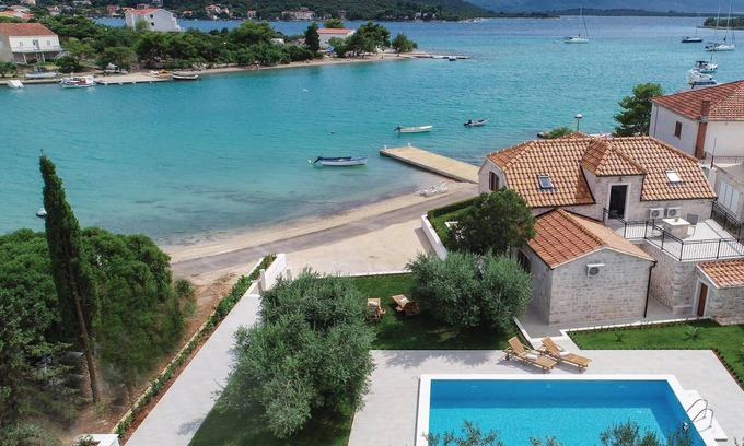 Loviste House | 3 bedroom beautiful home in Loviste