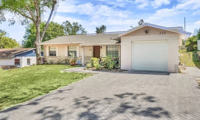 Minneola House | 3-bedroom Biker's bungalow in brilliant Clermont Close to Downtown