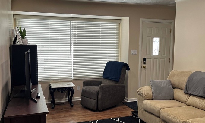 Hespeler House | 3 Bedroom Bungalow in a quiet area close to Hespeler’s downtown