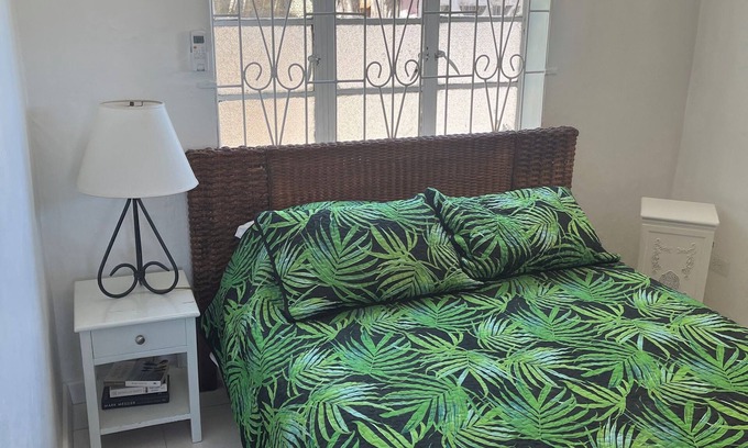 Oistins House | 3 Bedroom Bungalow near Miami Beach and Oistins,