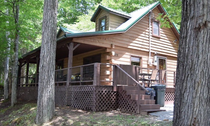 Speedwell Cabin | 3-bedroom cabin at Norris Lake, Sleeps 8 WiFi Lake access Covered boatslip