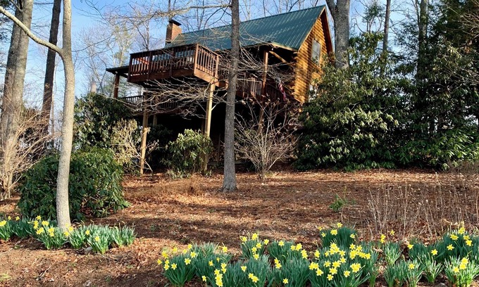 Fleetwood Cabin | 3-bedroom cabin in peaceful Fleetwood with WiFi, AC. Enjoy nature