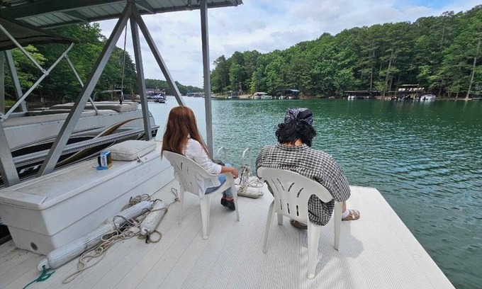 Buford Cabin | 3 bedroom Cabin on Lake Lanier Buford with WiFi, AC