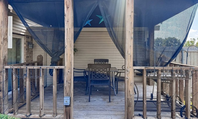 Garland House | 3-bedroom cozy home with private pool