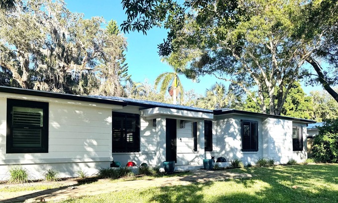 Vero Beach House | 3-Bedroom Dog Lovers' Retreat in Charming Vero Beach
