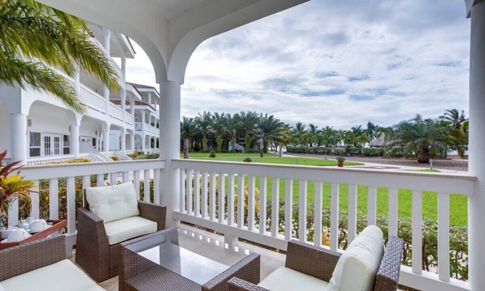 Plantation Villa | 3 bedroom family villa at Placencia