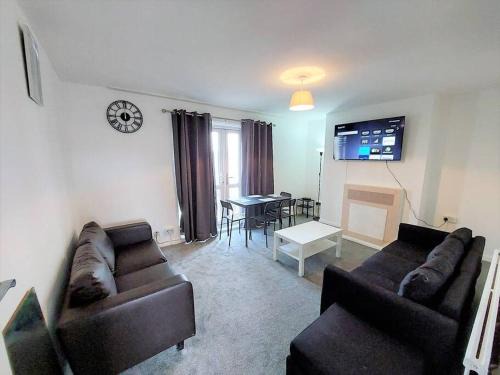 Haggerston Apartment | 3 bedroom Flat in Hoxton London