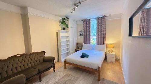 St. Johns Wood Apartment | 3 bedroom Flat in St John's Wood