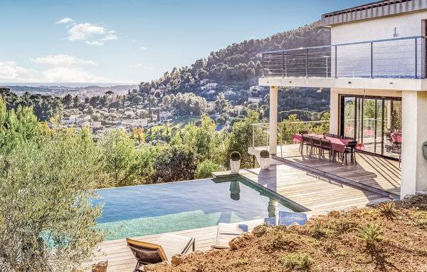 La Valette-du-Var House | 3 bedroom accommodation in La Valette du Var