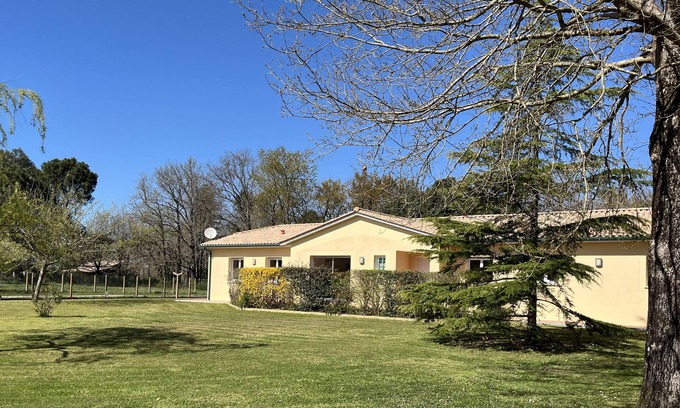 Talais House | 3 bedroom private vacation home in saint-vivien-de-mã©doc