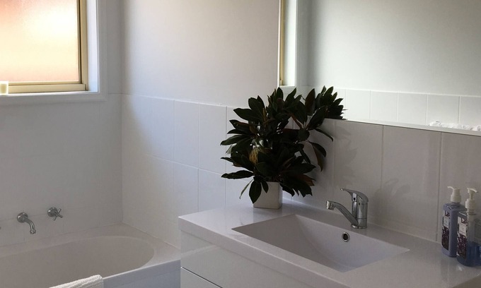 Windsor Gardens House | 3 bedroom freshly renovated home