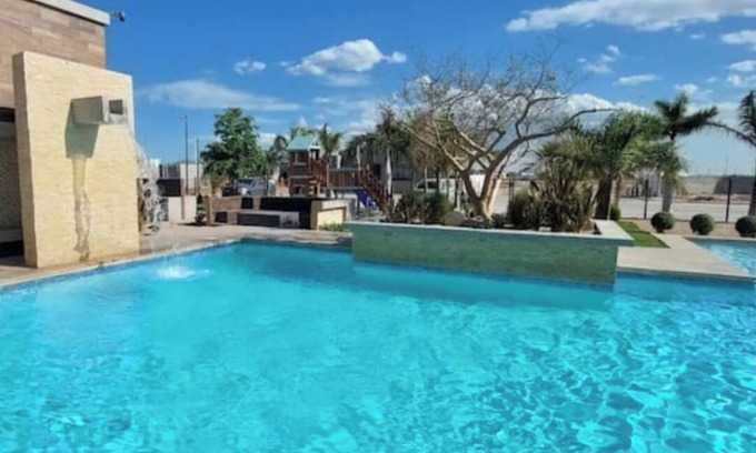 La Paz House | 3 Bedroom Home with Pool