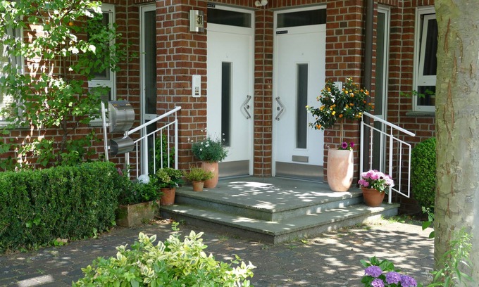 Hersel Apartment | 3 bedroom holiday apartment / Trade Flat 67 sqm with balcony and view on the Rhine