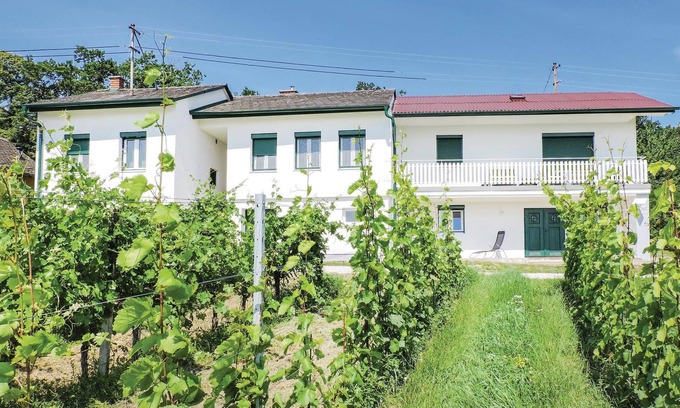 Deutsch Schuetzen-Eisenberg House | 3 bedroom home in Eisenberg
