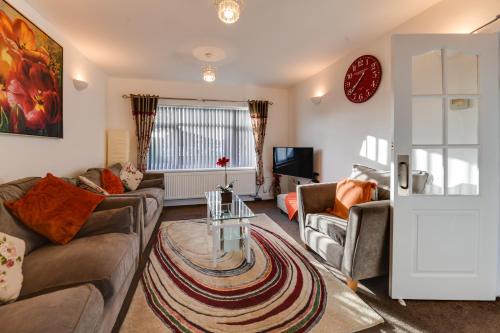 Wigan House | 3 Bedroom Home l Free Parking l 5 Guests l Contractor Stays l Family Stays I