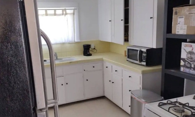 Washington Culver House | 3 Bedroom Home Near Culver City
