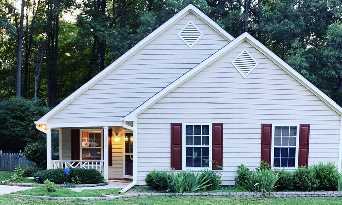 Durham House | 3 Bedroom Home with Fenced Yard