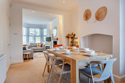 Harrogate House | 3-bedroom home with free parking&flexible bed configuration