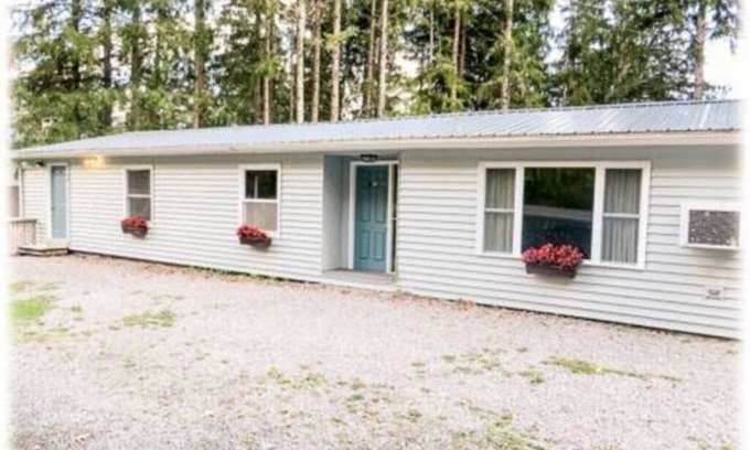Cooperstown - Otsego Lake Cottage | 3 Bedroom House 7 miles from Cooperstown