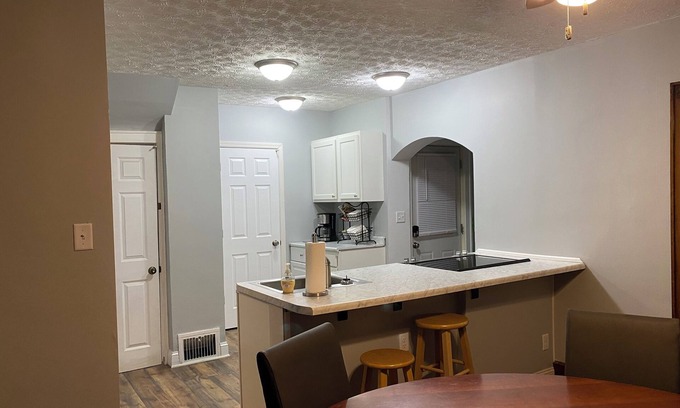 Old North Columbus House | 3 Bedroom House, Central Columbus, convenient to Ohio State Campus
