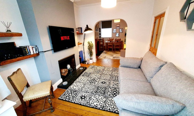 Hull House | 3 bedroom house close to city centre and the university.