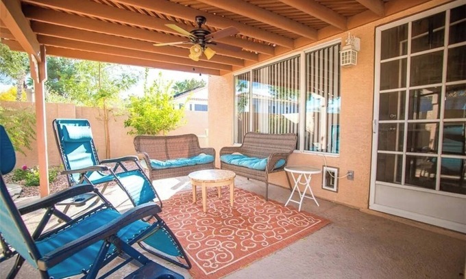 Green Valley North House | 3-bedroom house in awesome Henderson with WiFi, AC , 3 Car Garage