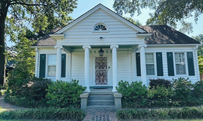 Central Gardens House | 3-bedroom house in awesome Memphis with AC