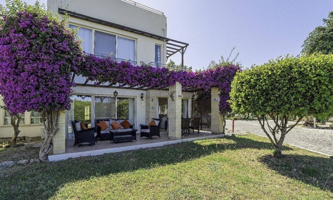 Esentepe House | 3-bedroom house in charming Esentepe-Kyrenia with AC, WiFi, pool, beach, fitness