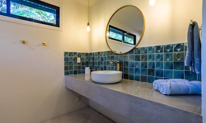 Dominicalito House | 3-bedroom house in wonderful Dominicalito with WiFi, AC