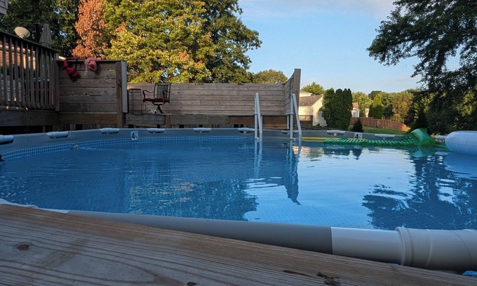 Buechel House | 3-bedroom house in fabulous Louisville with WiFi, AC, workspace and pool!