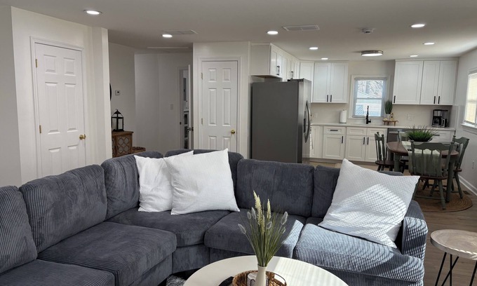 Newark House | 3-bedroom house in heart of Newark close to Christiana Hospital & Mall